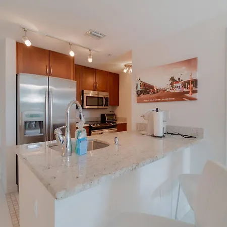 The Palms Suite - Casa Costa 309S 1 Bedroom, Pools, Jacuzzi, Beach, Shops & Dog Friendly